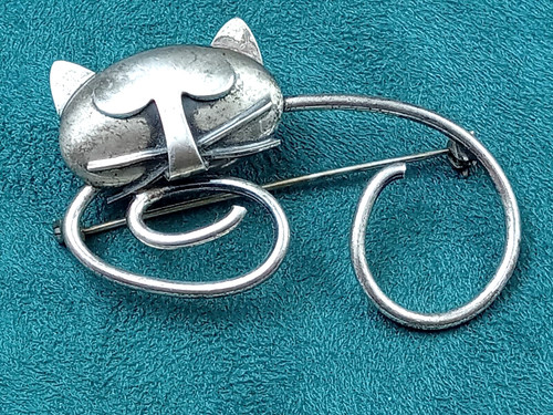 Designer signed Beau Sterling Silver Stylized Cat Pin: 2" x 1.75" tall
