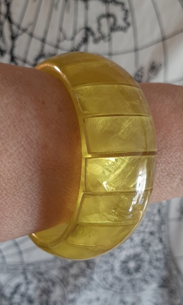 Vintage Bangle Lucite Glows Solid Chunky Lemon Li… - image 13