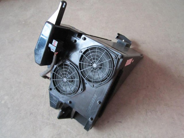 audi a3 8l subwoofer