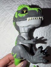 WowWee Fingerlings Interactive Toy Untamed Ferocious Trex Tracker Green 5  Works