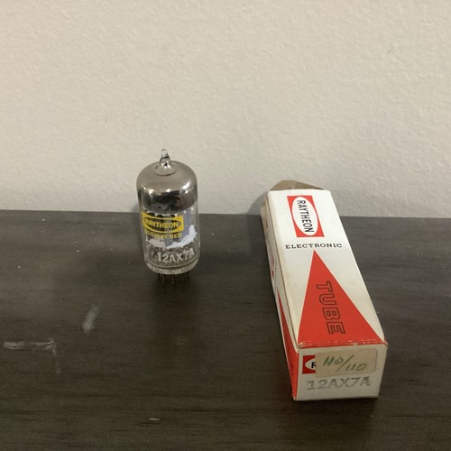 12AX7 ECC83 NOS NIB RAYTHEON SINGLE TUBE USA 1959 AMPLITREX TESTED 110/110 - Picture 1 of 3