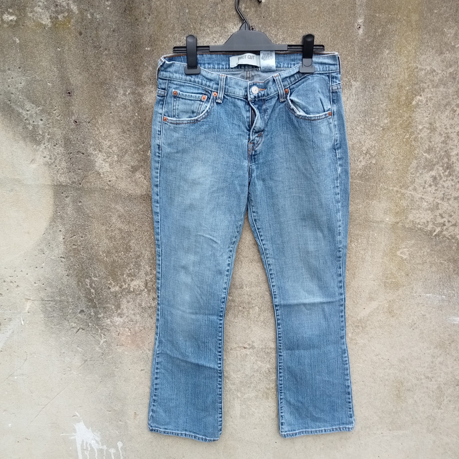 Levi's 515 blue denim jeans. ladies size 8M bootcut