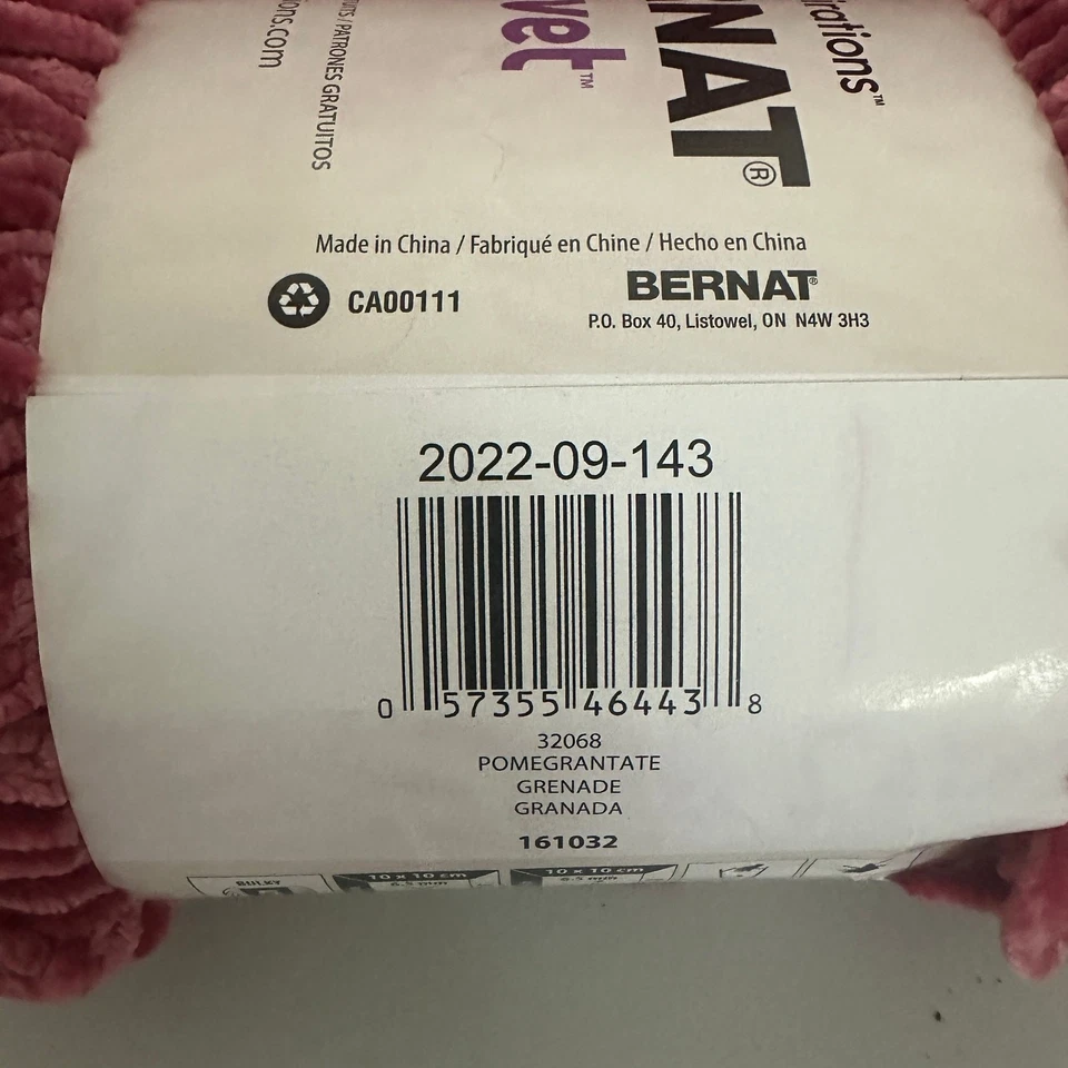 Hilo de terciopelo Bernat 32068 Pomergrantate 2,2 libras Yarnspirations lote de 4  Foto 4 de 4