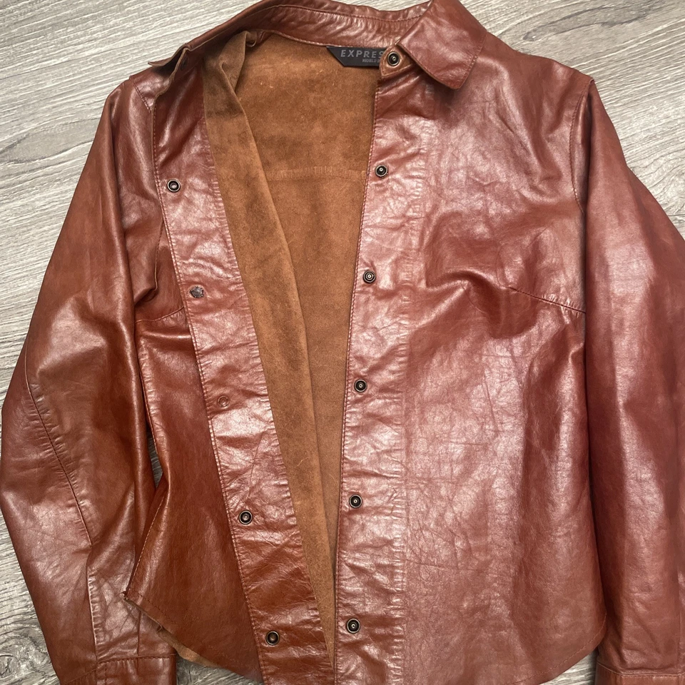 Hermosa chaqueta vintage de cuero Express marrón camel con botones delanteros a presión  Foto 4 de 4