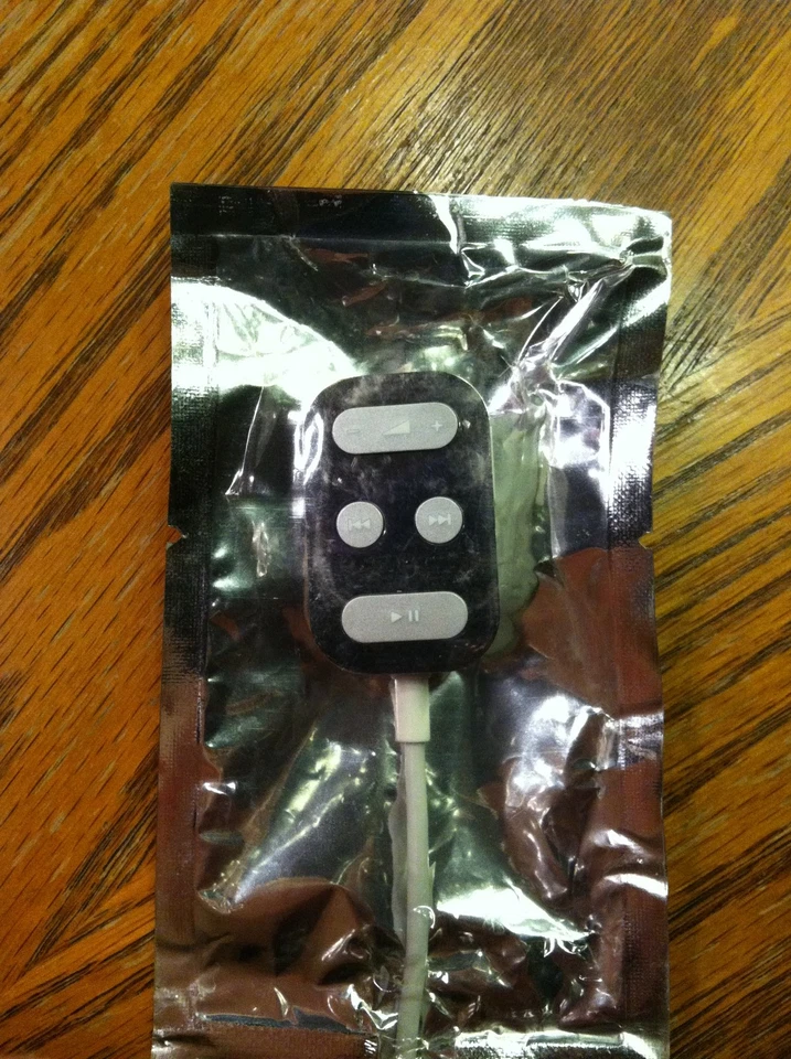Apple iPod Wired Remote For 1st and 2nd Gen Classic  BRAND NEW SEALED  #603-0689 - Image 3 of 4
