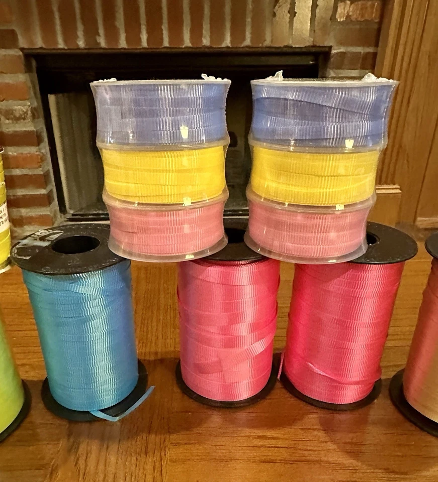 Lote de 16+ rollos de cinta rizadora nuevos y parcialmente usados en una variedad de colores Foto 3 de 4