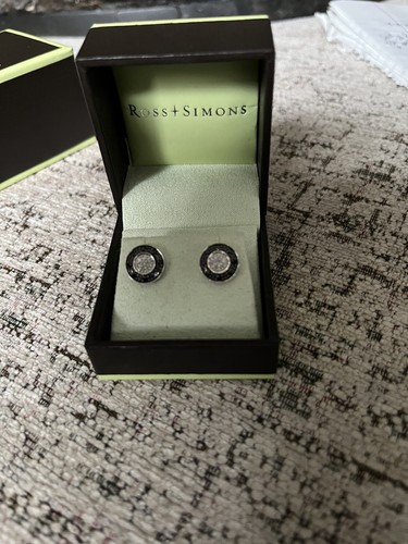 Ross Simons 14K Weißgold Schwarz & Weiß Diamant Kreis Pfosten Ohrringe Neu im Karton - Bild 10 von 10