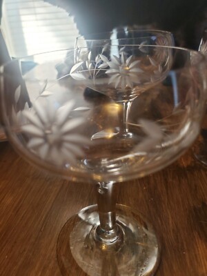 Vintage MCM Etched Daisy Champagne Coupes