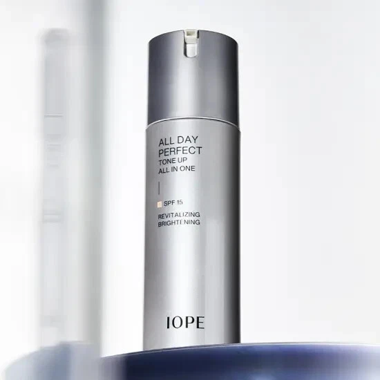 IOPE Hombres Todo el Día Perfecto Todo en Uno Tono 120ml FPS15 Foto 2 de 3