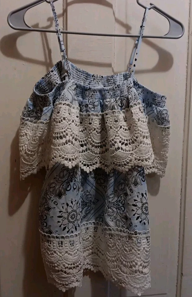 Top No Boundaries Fuera del Hombro Junior Talla XL Lt Azul Paisley Volantes Encaje Foto 2 de 4