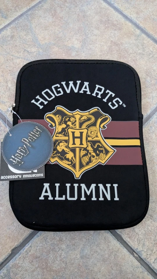 Harry Potter Hogwarts Alumni Tablet Zipper Sleeve Case w/ pocket - New With Tags - Image 2 of 4