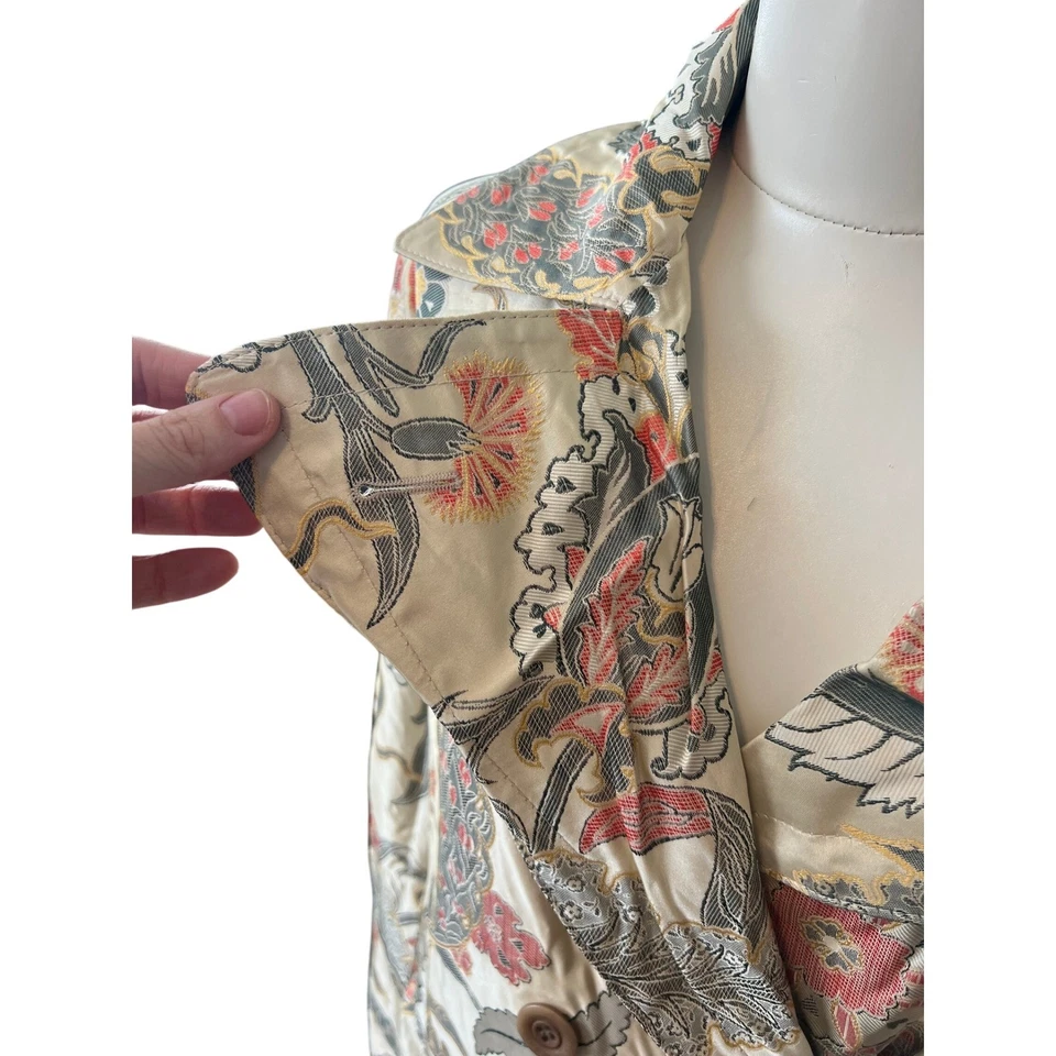 Chaqueta gabardina de seda con estampado floral Dries Van Noten, ropa exterior de diseñador Foto 4 de 4