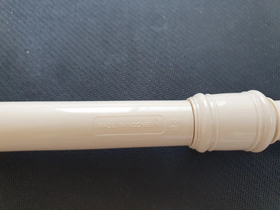 Increíble flauta Yamaha soprano alemana con dedos YRS-23 (flauta longitudinal única) Foto 3 de 4