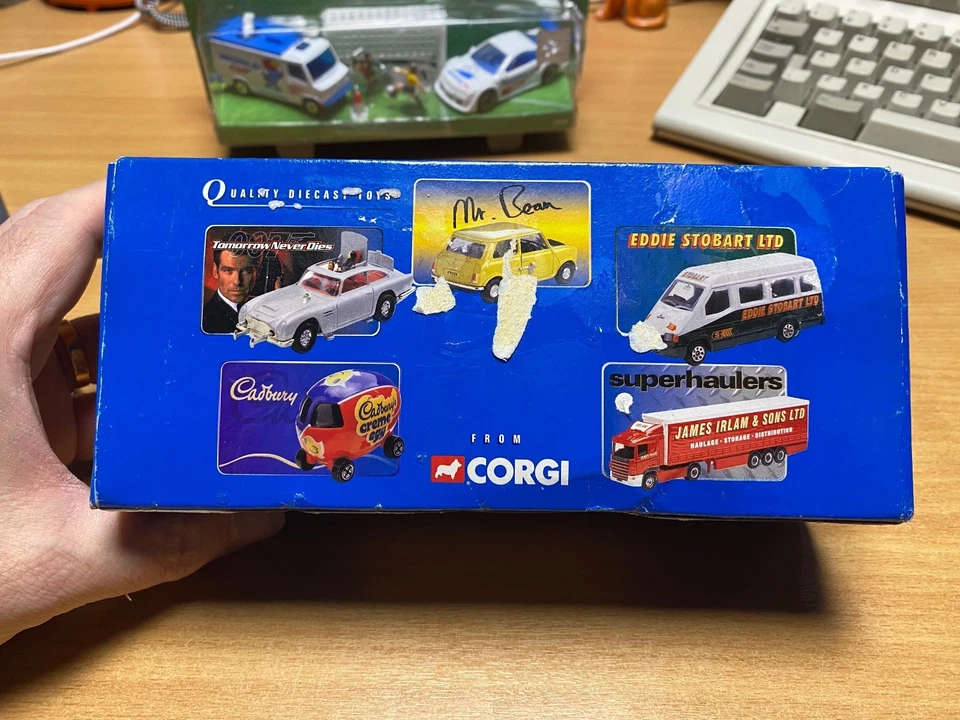 🙇🏻 CORGI FORD TRANSIT MK2 MILK VAN MINT NEW BOXED MODEL CITY DAIRIES 56801 🙇 - Image 4 of 4