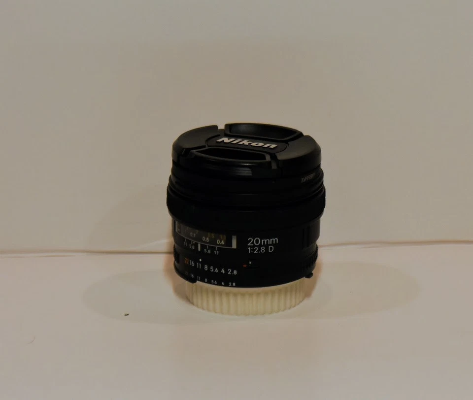 📸 Lente gran angular Nikon AF NIKKOR 20 mm f/2,8D + filtro UV Tiffen - Excelente Foto 2 de 4