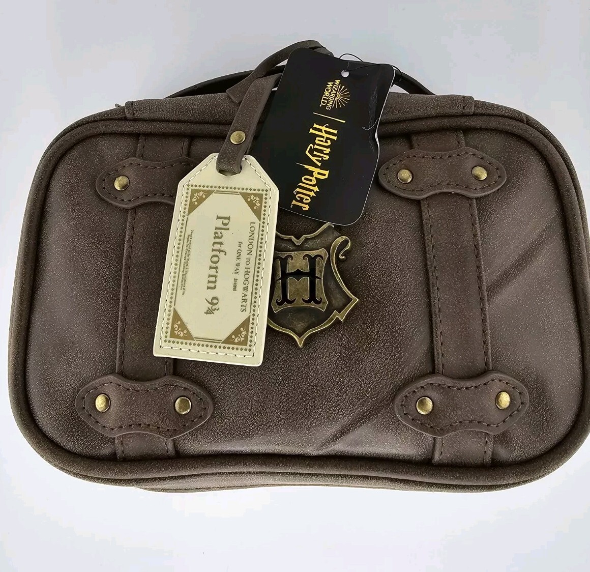 Harry Potter Hogwarts Trunk Zipper Travel Pouch NWT