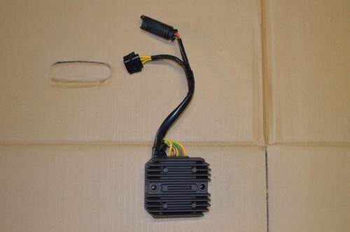 BMW F 800 ST E8ST Gleichrichter Regler Lichtmaschinenregler