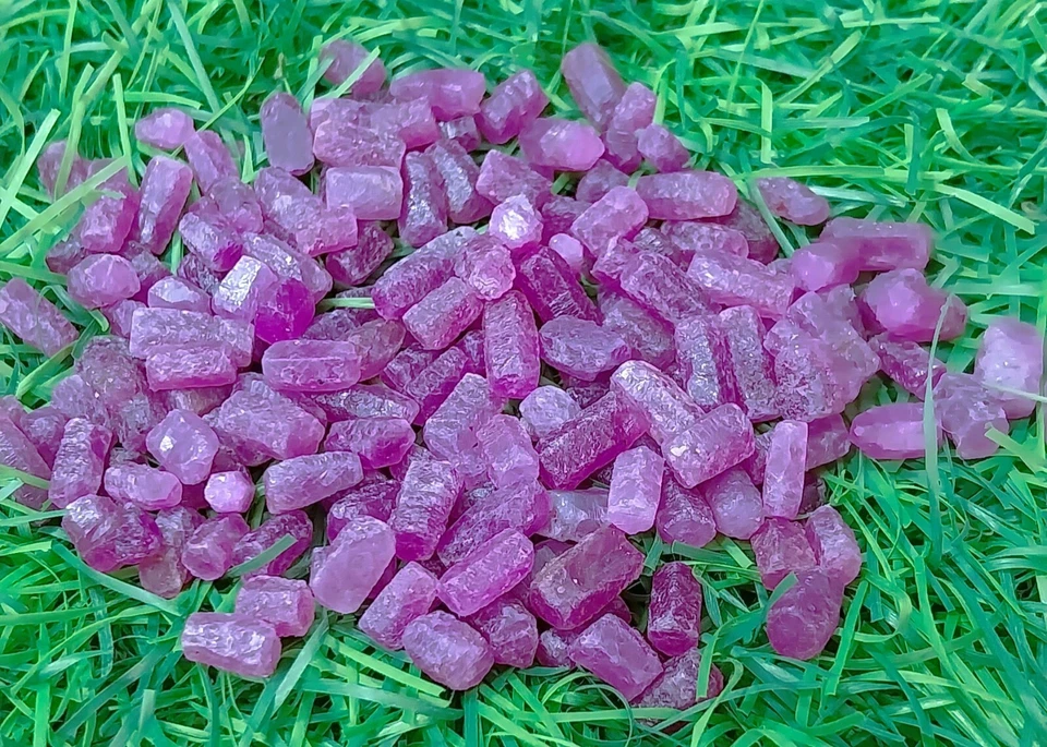 Natural 100% Ceylon Pink Sapphire Rough Loose Unheated Sapphire Rock 500 Ct -Lot - Image 3 of 4