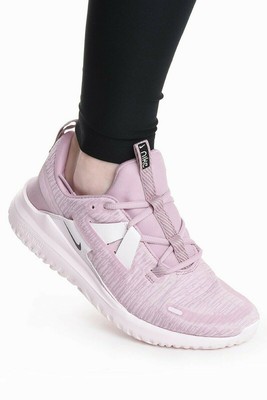 nike wmns renew arena