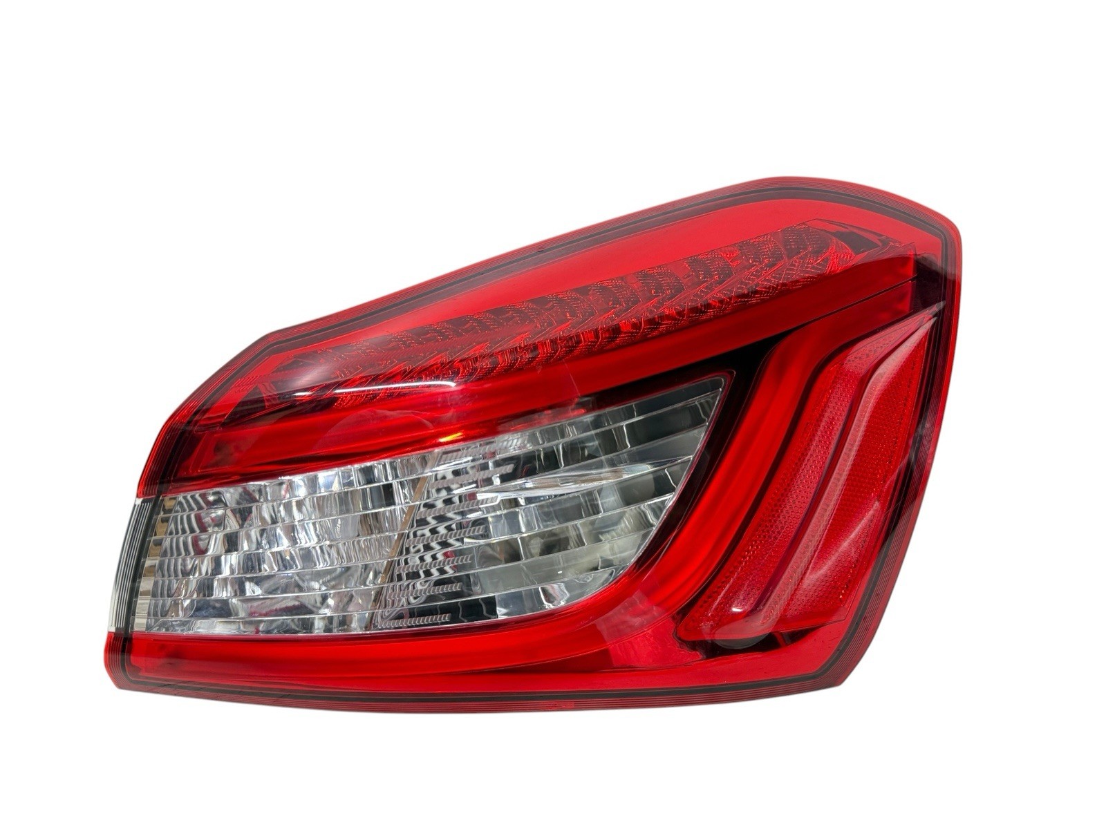 Maserati Ghibli 2014-2020 Rear Right Outer Light lens