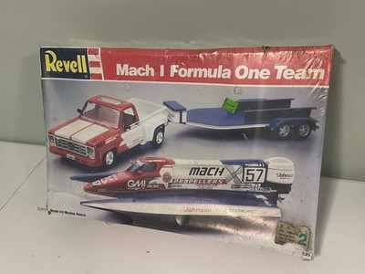Revell Mach 1 Formula One Team 1:25 Plastic Model Kit - New Kit In sealed box