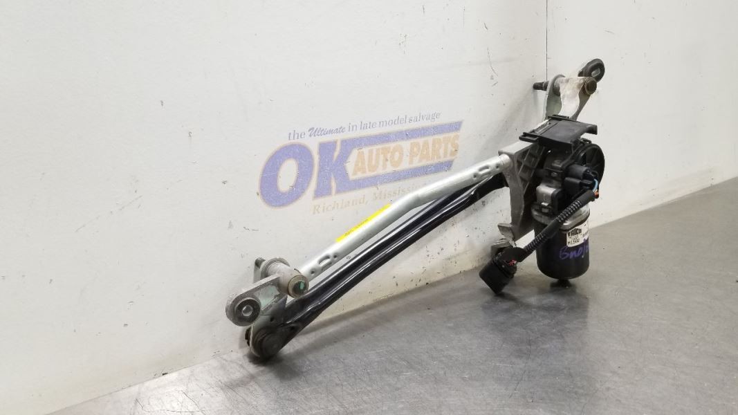 19 2019 MASERATI LEVANTE OEM WINDSHIELD WIPER MOTOR ACTUATOR 670007561