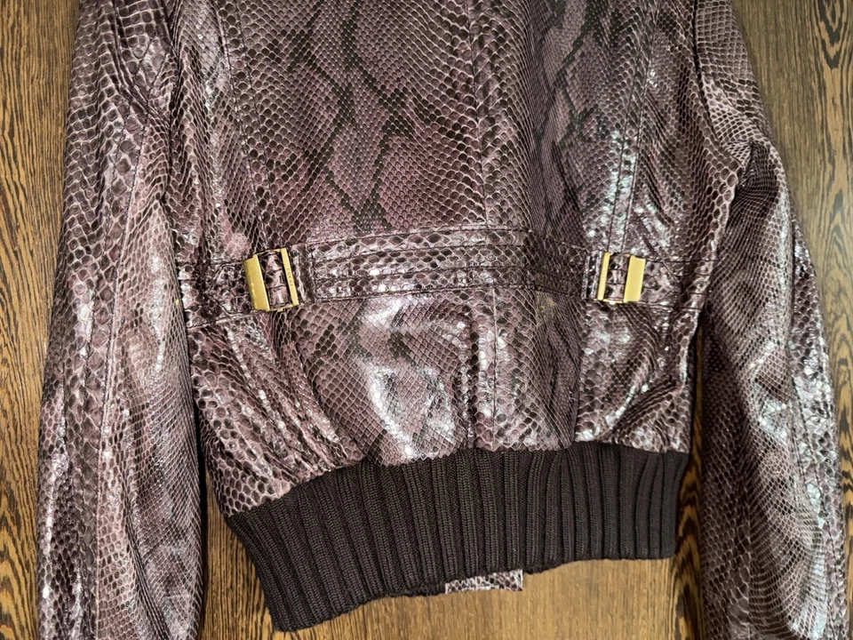 GUCCI Premium Bomberjacke aus Pythonleder Jacke Dunkellila Size: S (It.42) - Bild 4 von 4