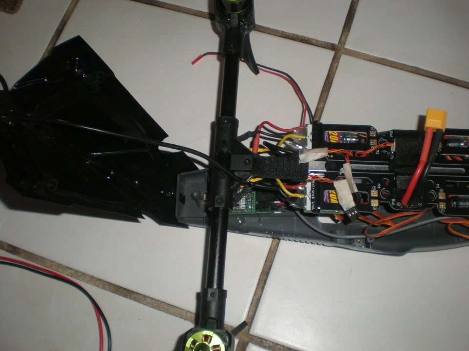 DJI NAZA Quadcopter Parts/ Repair 16"X13" FLYING 3D Controller Vintage Lot - Image 3 of 4