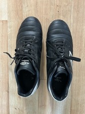 Umbro Black Leather Size 6 AstroTurf