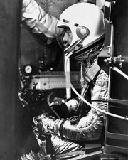 ALAN SHEPARD PREPARING FOR CENTRIFUGE TEST JOHNSVILLE 1960 8X10 PHOTO