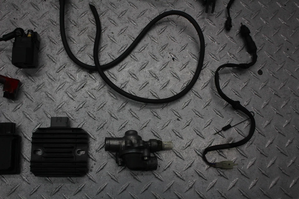 Kawasaki Ninja 300 Ex300A 2014 unidad ecu caja negra ECM CDI cableado luces sensores Foto 3 de 4