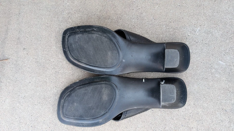 Sandalias Slip-on Negras, Marca: Connie, Talla 6 Foto 3 de 4