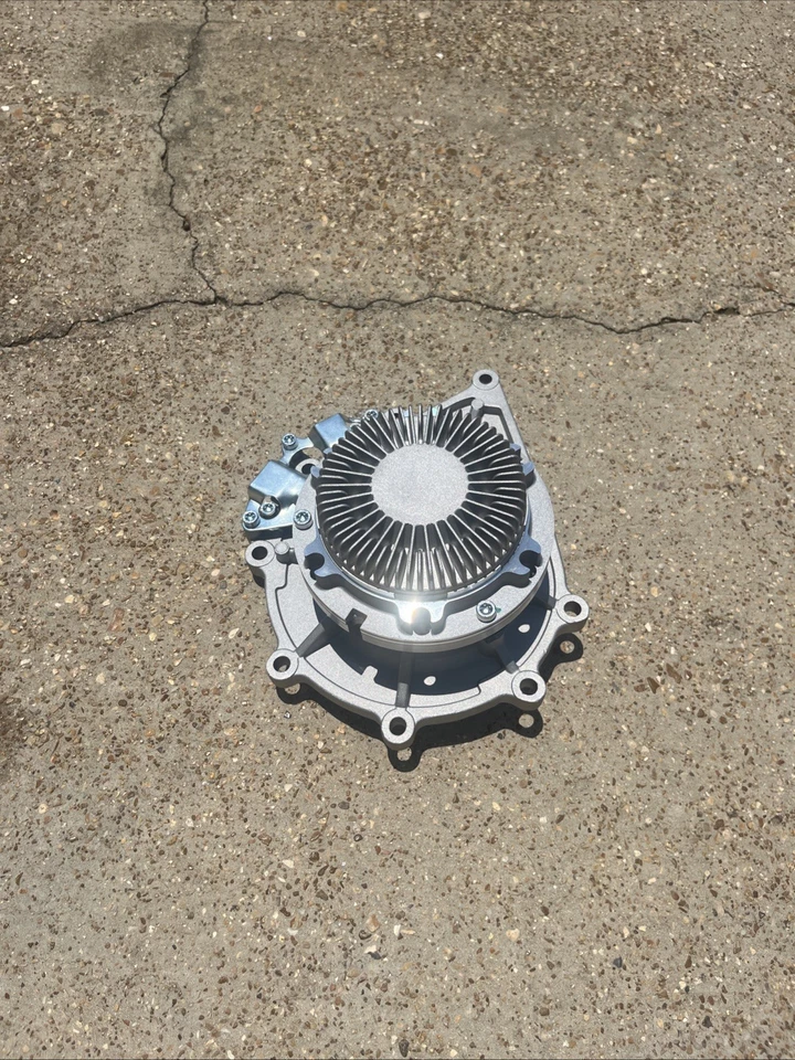 Bomba de agua OEM Detroit Diesel DD16 - No usada, perfecto estado | Resistente Foto 3 de 4