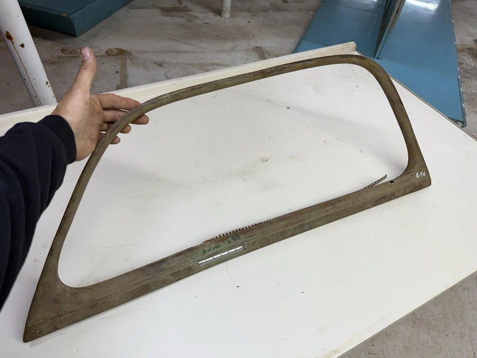 Chevy 1940 cupé puerta ventana adorno moldura original GM lado del pasajero Foto 4 de 4