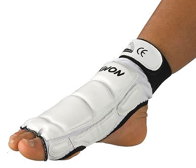 Fußschutz für TKD, Kickboxen, Karate, MMA usw. von KWON. Schw. u. weiß, Gr XS-XL