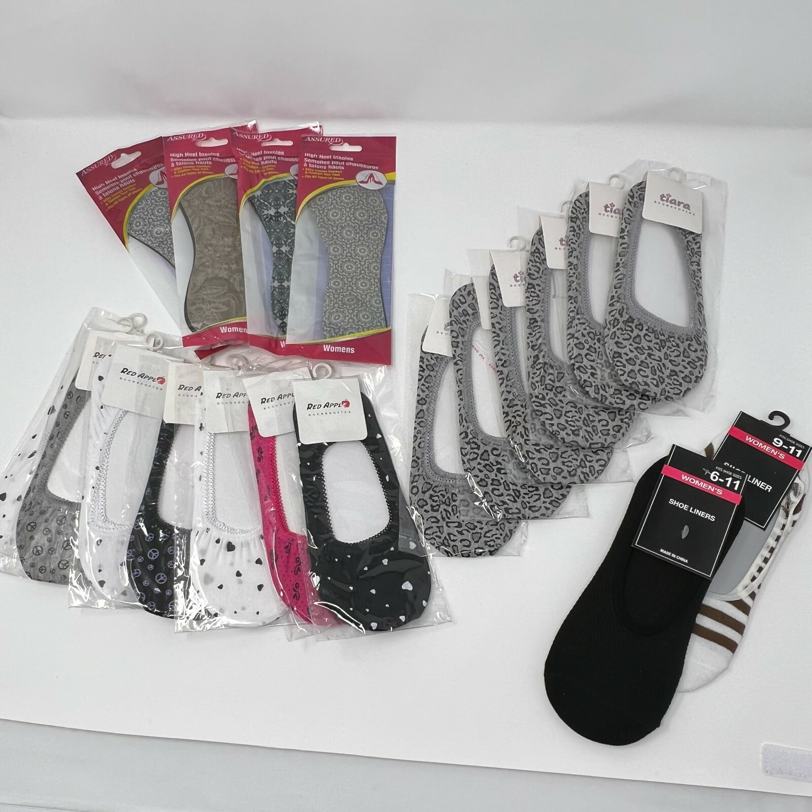 Lot - No Show Socks (15pr) and Insoles (4pr) Sizes (6-11 9-11) Multi Print-image