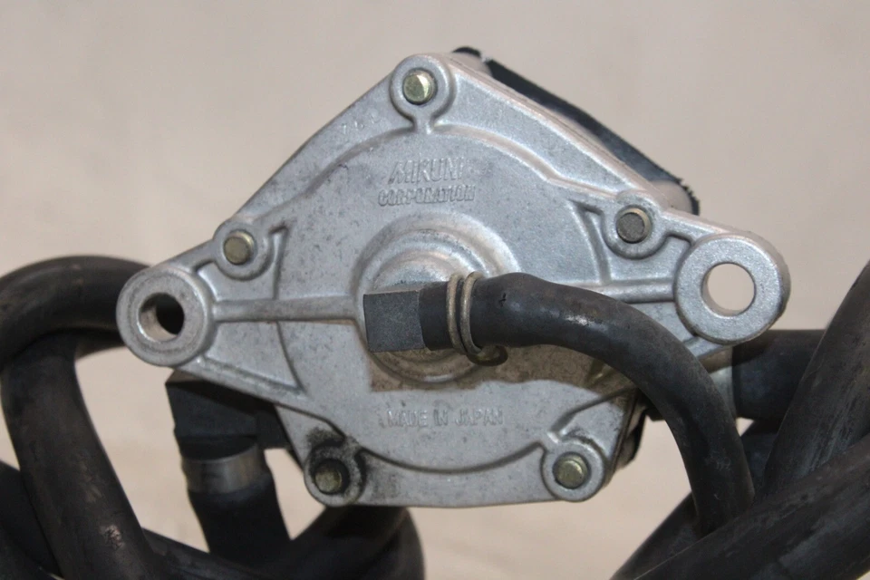 Ducati Monster 900 1998 OEM tanque de gasolina llave de seguridad válvula de cierre Foto 2 de 4