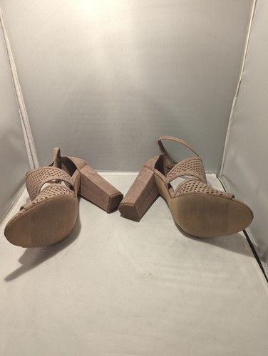 Tan Open Toe Chunky Heels Marla B Cut Out Design Women's Size 8 Classic Whimsy - Picture 4 of 7