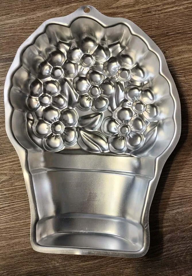 Wilton 21052030 Flower Pot Cake Pan eBay