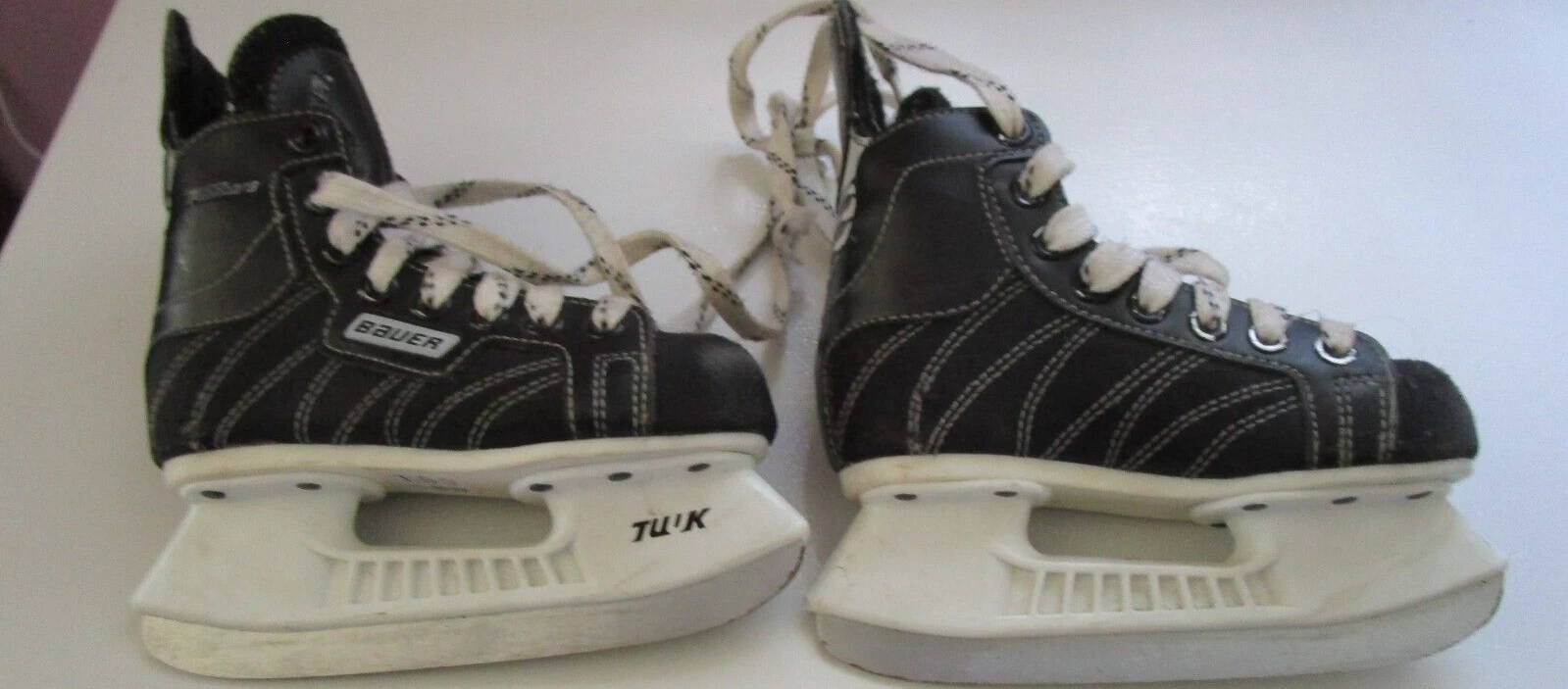 Patins à glace Bauer Supreme Pentera Tuuk jeunesse taille Y 10 R   léger empilage intérieur