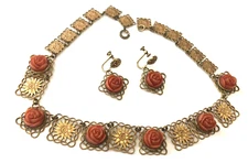 Vintage Molded Plastic Peach Colored ROSETTES & Lacy Flowers Necklace & Earrings