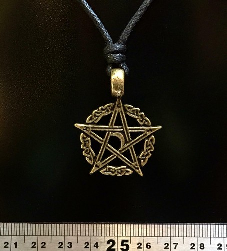 Pentagram Moon Pewter Bronze Pendant Necklace Knotwork Pagan Wicca Wiccan Biker - Picture 3 of 3