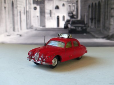 コーギ□Corgi Toys Jaguar 2.4 Litre Fire Car Corgi Toys 213S