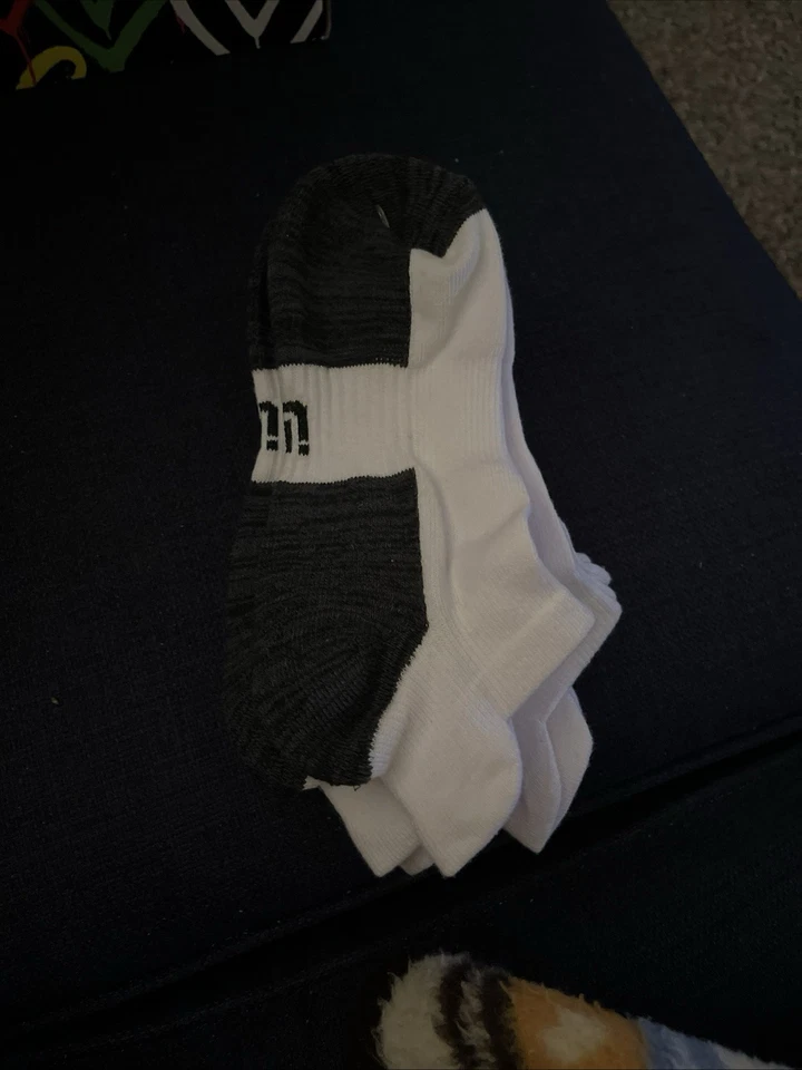 Calcetín IDEOLOGY No-Show. Nuevo sin embalaje. Colores blanco oscuro y gris claro. Foto 2 de 4