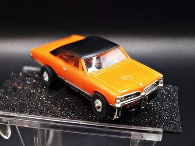 Aurora MM INC T-Jet '67 GTO Org/Blk NOS Body & Chassis