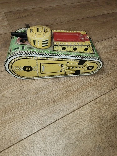Rare Vintage Marx Tin Litho Wind Up Sparking Tank 1930s - read full description