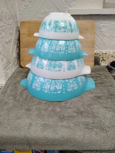 4 Pyrex AMISH BUTTERPRINT Cinderella Mixing Nesting Bowl Set 441• 442• 443• 444