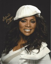 SINGER GLORIA GAYNOR SIGNED AUTHENTIC 8x10 PHOTO COA DISCO ICON I WILL SURVIVE