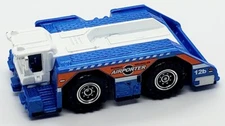 2016 MATCHBOX RUNWAY WRANGLER AIRPORTER BLUE 1:64 DIECAST 2 7/8" TRUCK W/ ORANGE