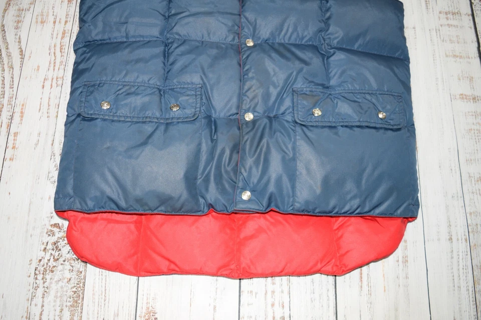 VINTAGE SWAN BRAND REVERSIBLE DOWN PUFFER VEST QUILTED RED NAVY SNAP UP MENS L - Image 3 of 4